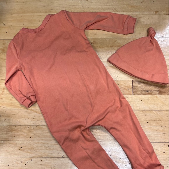 NWT Pottery Barn Halloween Pumpkin Onesie & Hat - 12-18 month - Picture 6 of 8